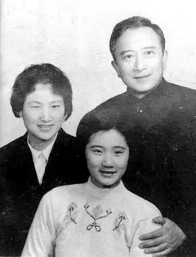 94岁**艺术家王文娟,丈夫孙道临,曾主演戏曲电影《红楼梦》 - 中国